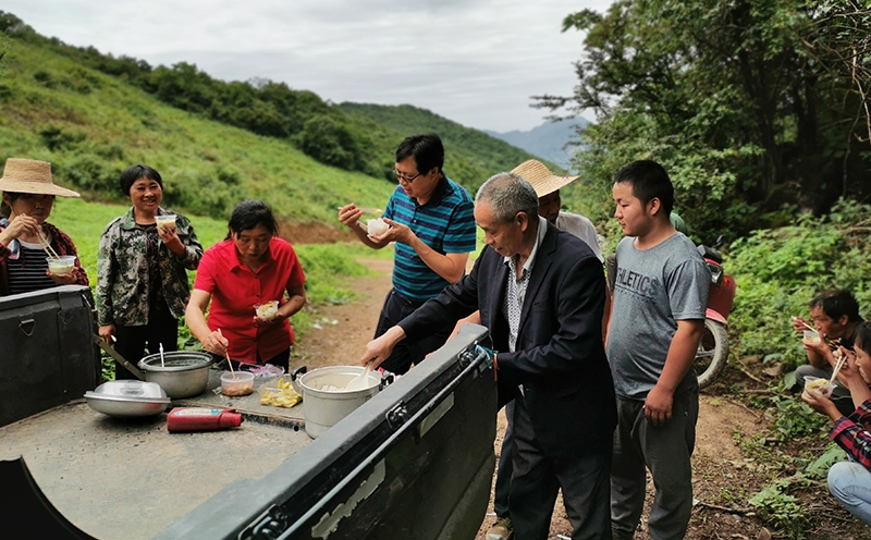 Leadership teamed up